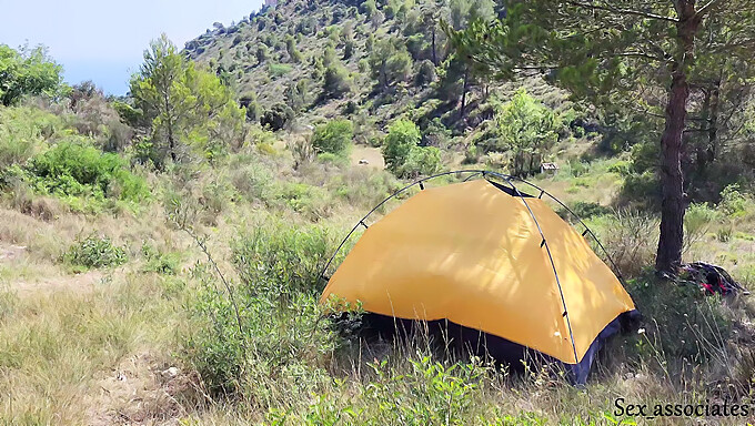 Amatör Bareback: Çadırda Yakalanan Çift